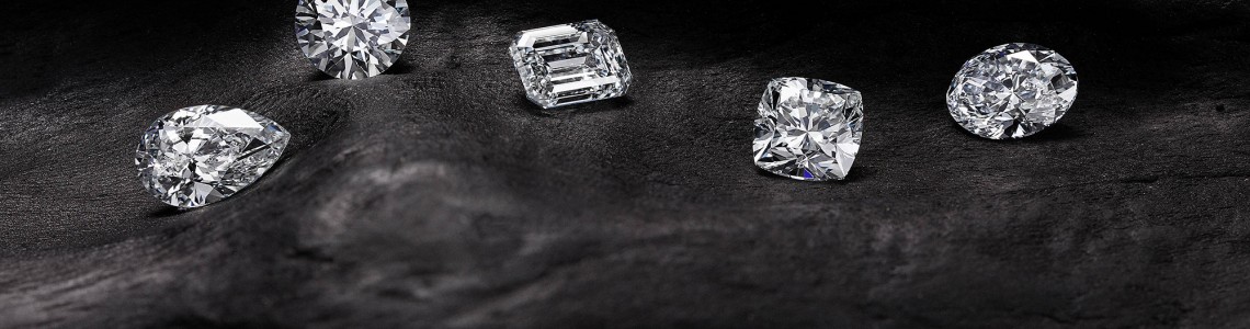 كيف تميز بين الماس الحقيقي والماس الزائف .. 4 طرق فعَّالة وبسيطة للتحقق